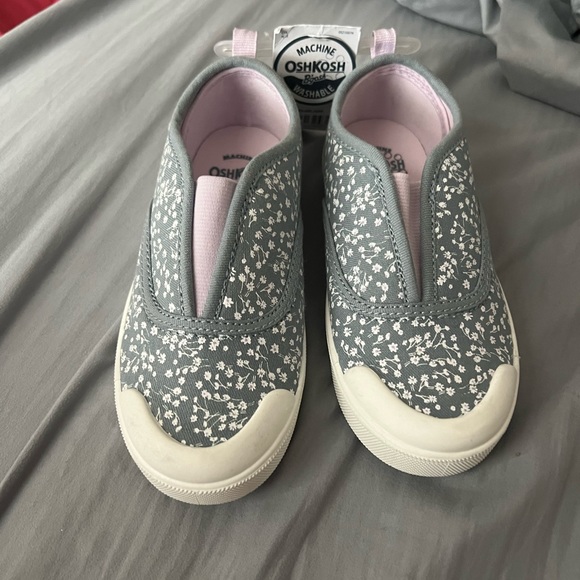 New Oshkosh floral print slip on shoes - Picture 5 of 10